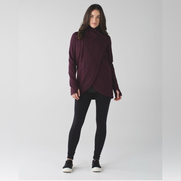Lululemon That's A Wrap
Heathered Bordeaux Drama​​ - Picture 2 of 13